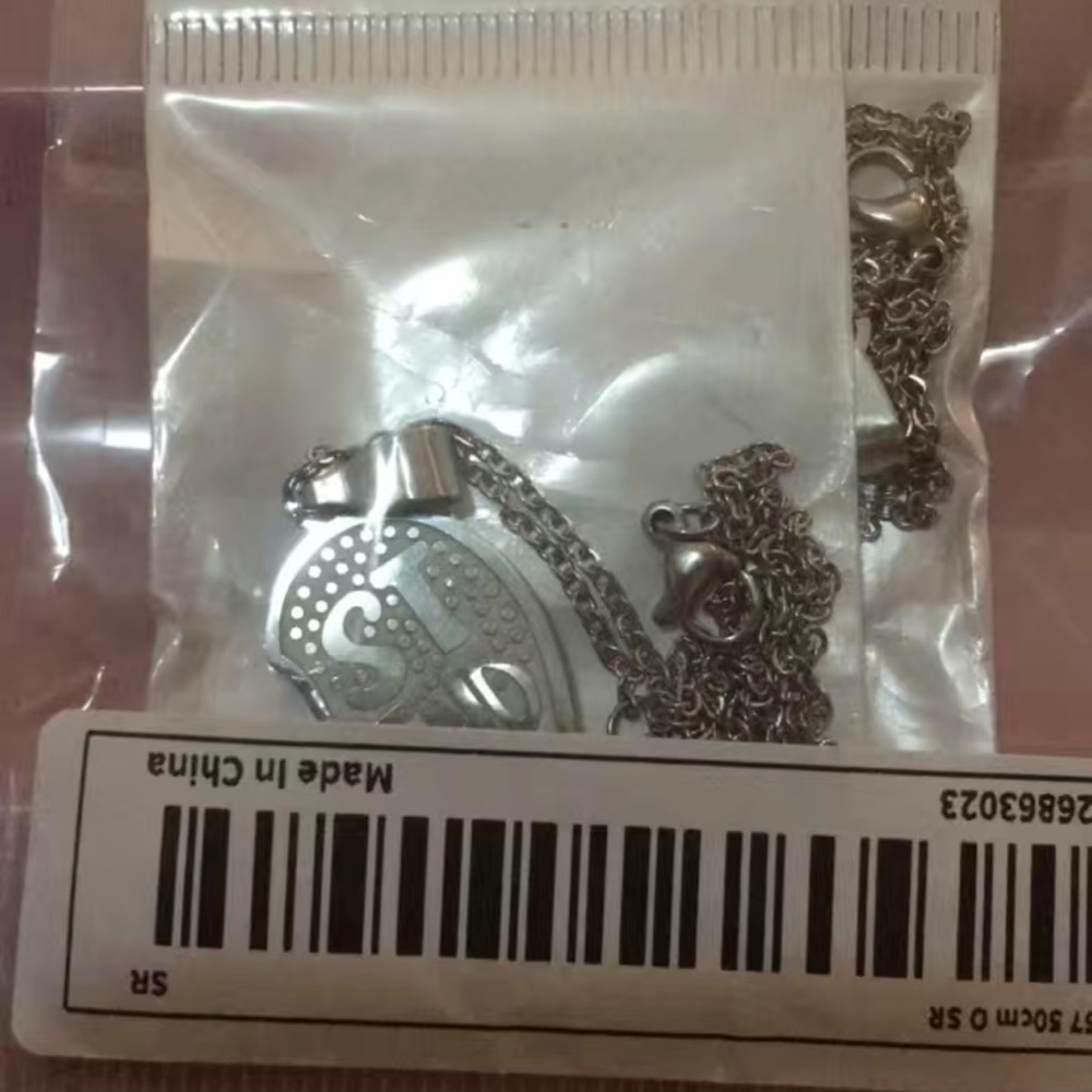 🔴 CLEARANCE NWT 💞 2 STAINLESS STEEL “BEST FRIEND” SPLIT HEART PENDANT NECKLACES - Picture 4 of 5